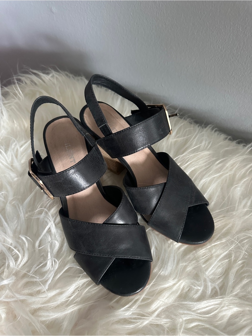 Women’s Black Crisscross Leather Slingback Sandals with Buckle